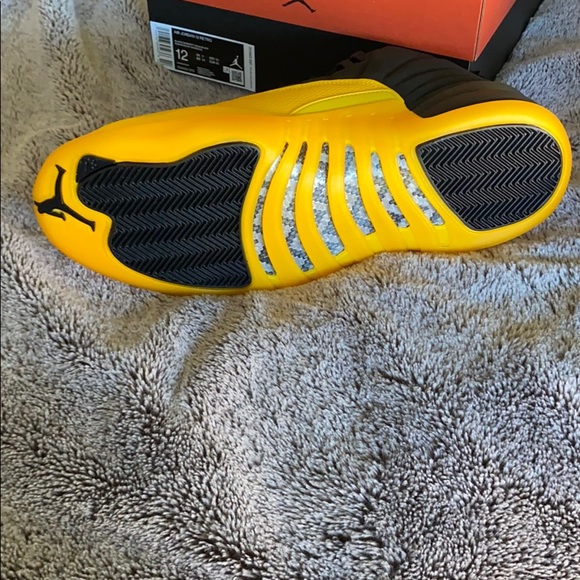Jordan 12 Retro - University Gold - Picture 3 of 6
